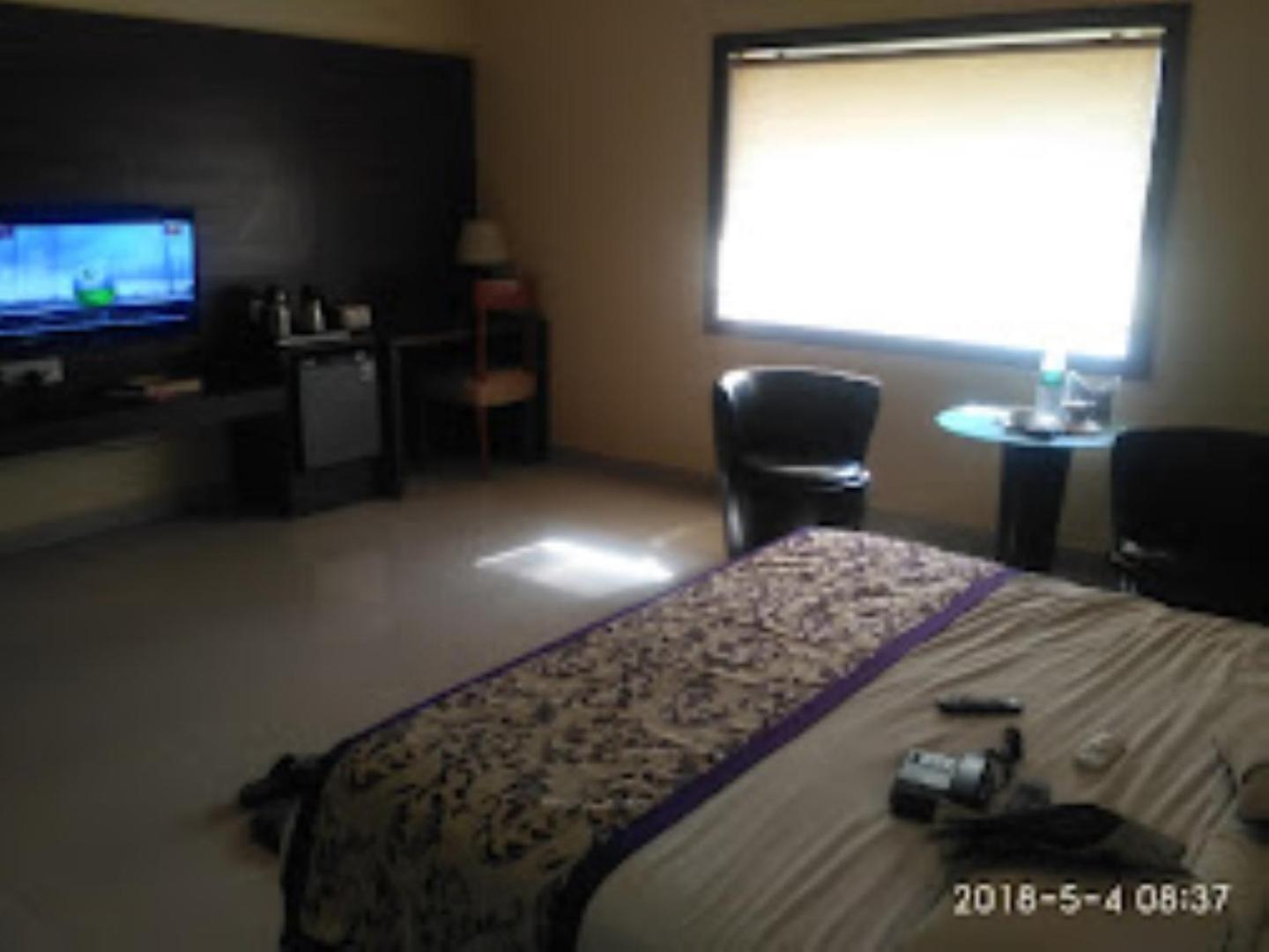 Hotel Saroj Sāgar Екстериор снимка