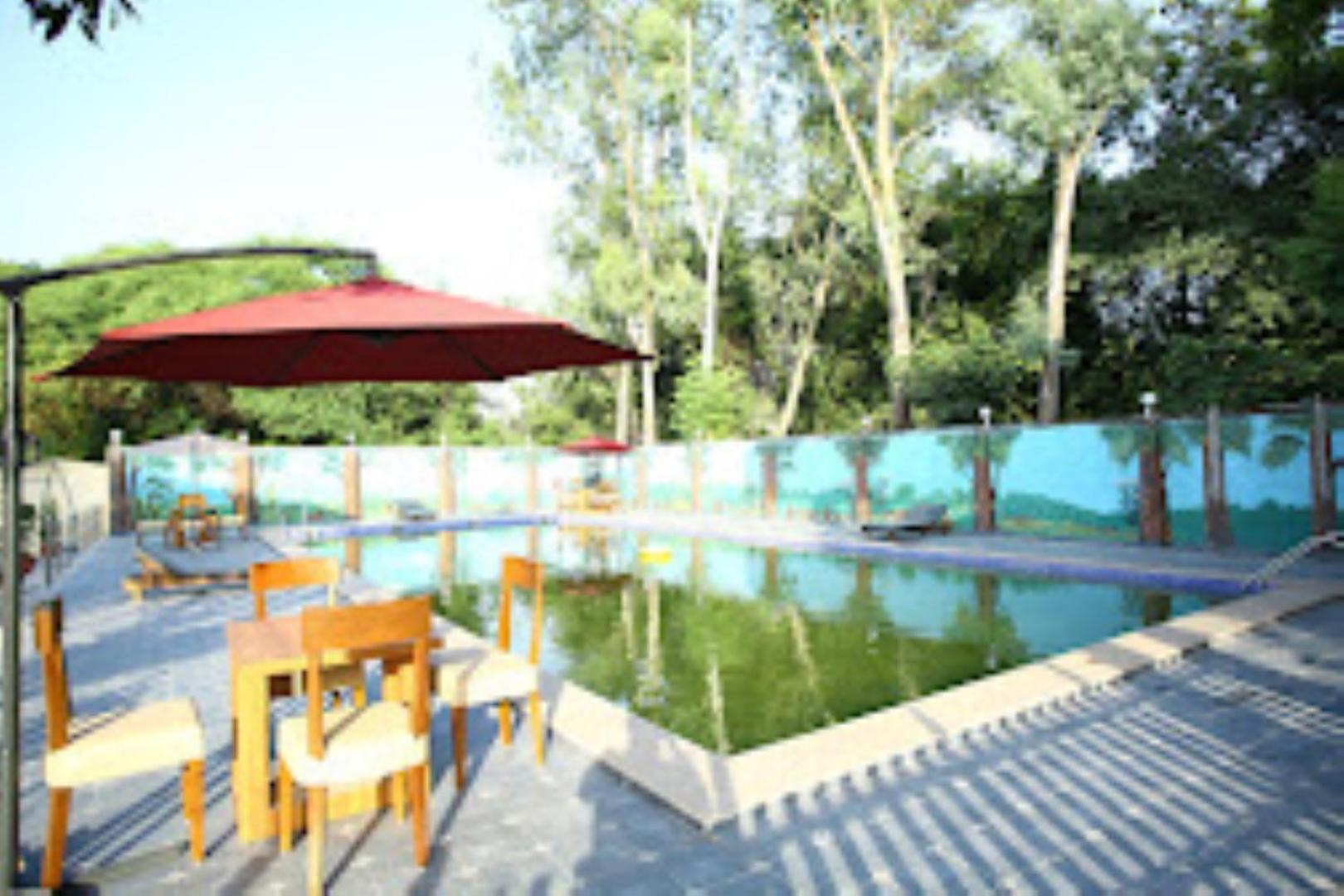 Hotel Saroj Sāgar Екстериор снимка